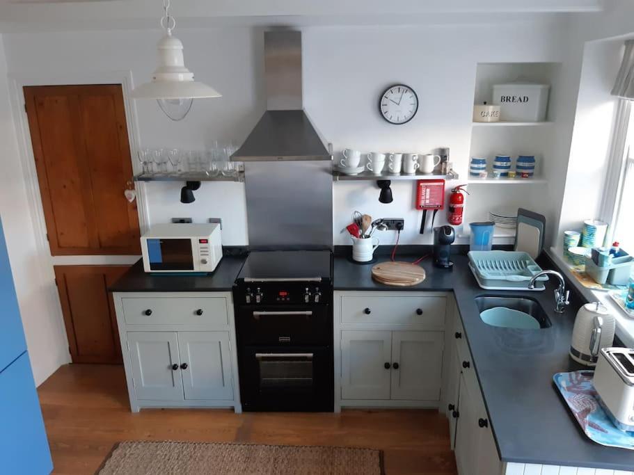 Corvus - Beautiful Cottage Half A Mile From Mousehole Penzance Eksteriør billede